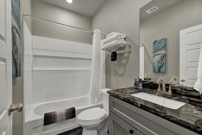 Building Photo - 108 S Thomas Cv