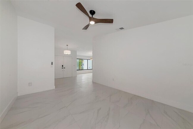 Building Photo - 1658 Ridgewood Ln