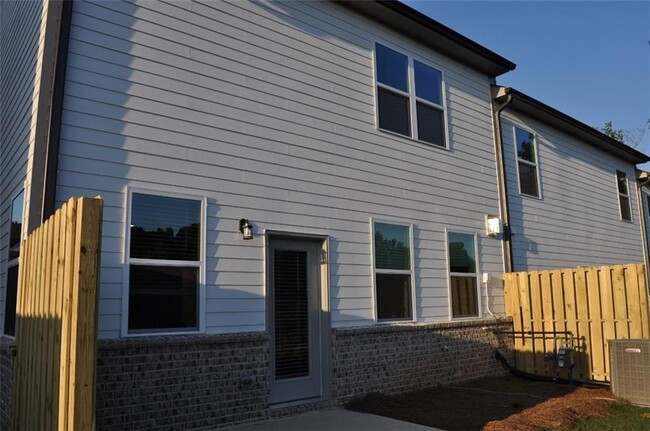 Building Photo - 5745 Thornton Dr