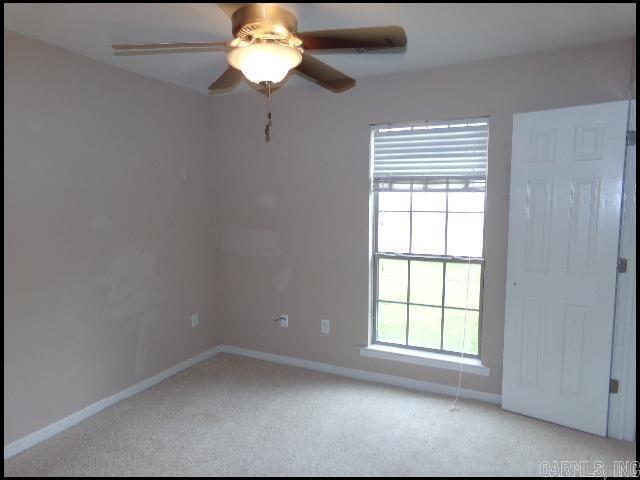 Building Photo - 303 Hidden Meadows Dr