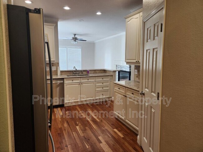 Building Photo - 4125 Portofino Dr