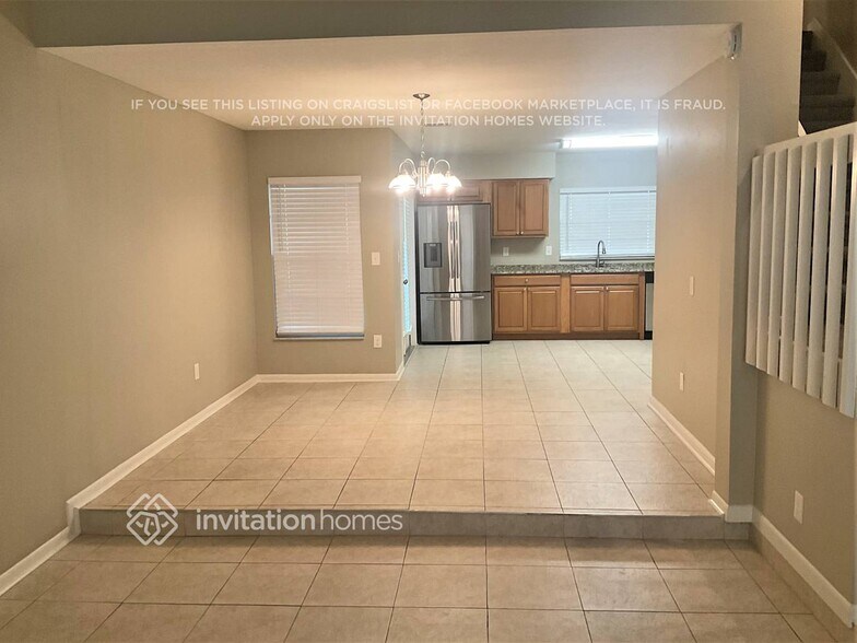 Building Photo - 553 Oak Creek Dr