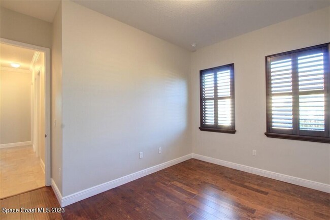 Building Photo - 3381 Thurloe Dr