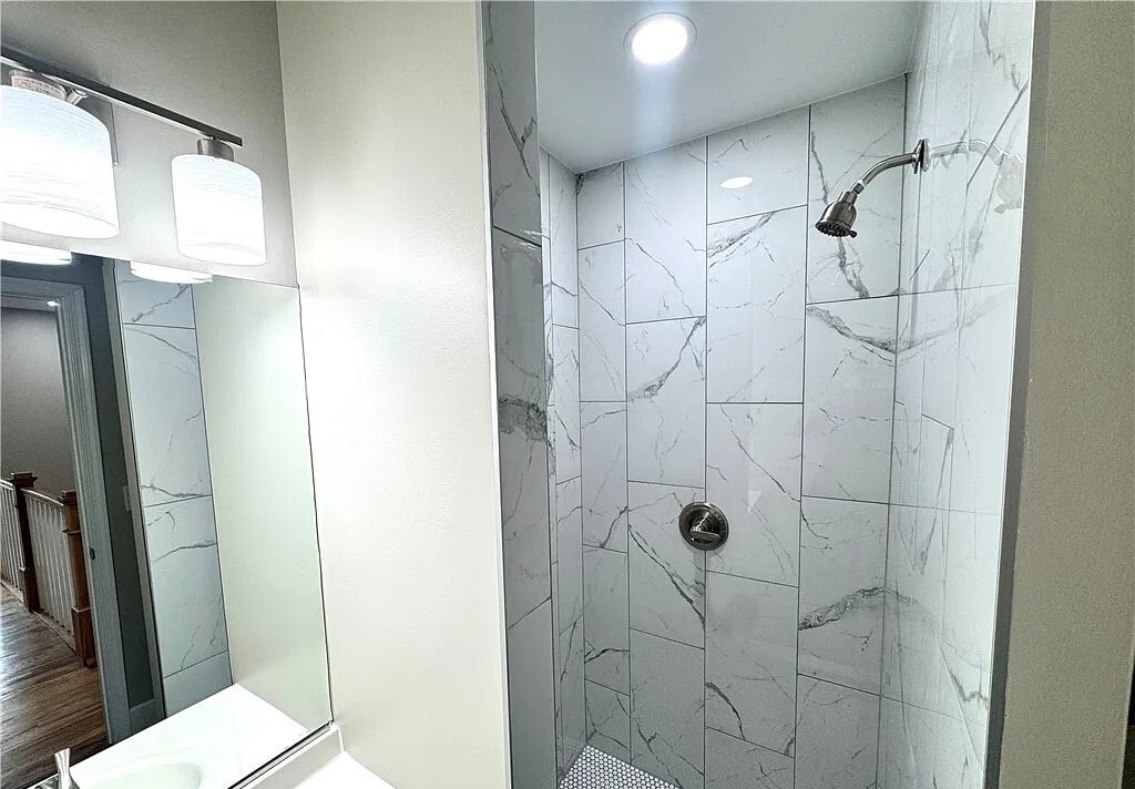 Building Photo - 1130 W High St