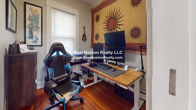 Building Photo - 15 Henry St