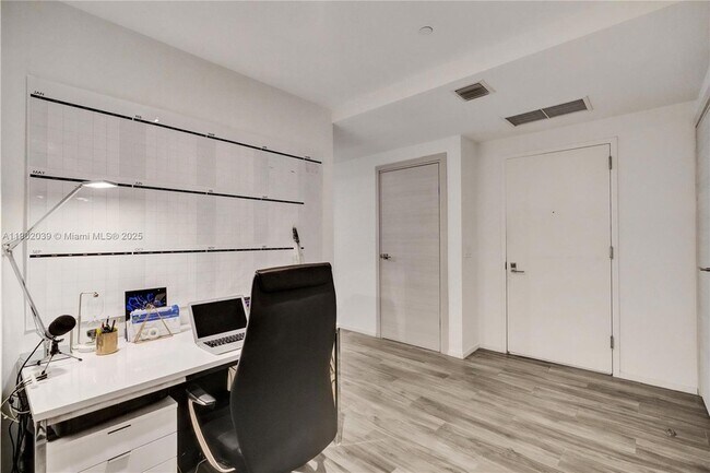 Building Photo - 801 S Miami Ave