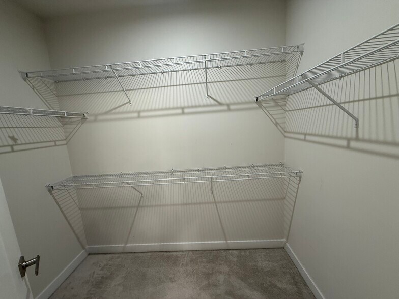 Walk in closet - 19708 Preservation Mews