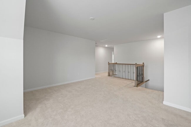 Building Photo - This Beautiful 4 Bedrooms, 2.5 Bathrooms i...