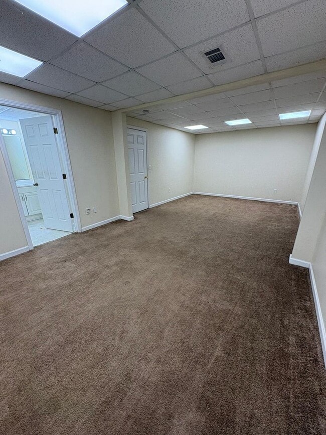 Building Photo - 886 Eagles Nest Cir