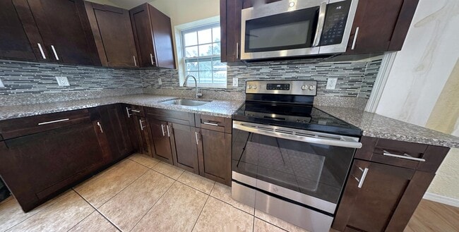 Building Photo - 4041 67th Ave N