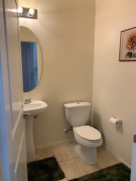 Building Photo - 5900 Zachary Scott St