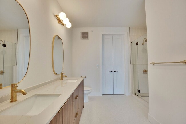 Building Photo - 1701 Simond Ave Ave