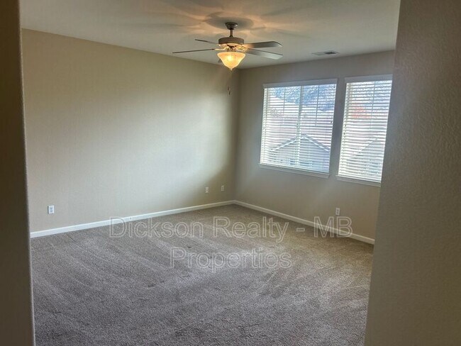 Building Photo - 10724 Grayslake Dr