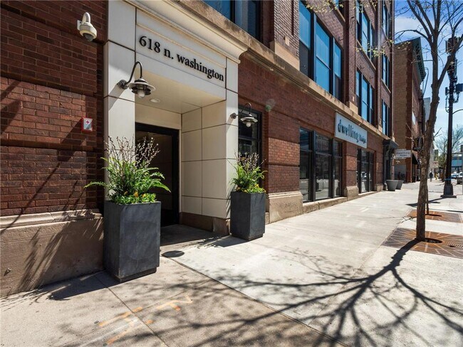 Building Photo - 618 N Washington Ave