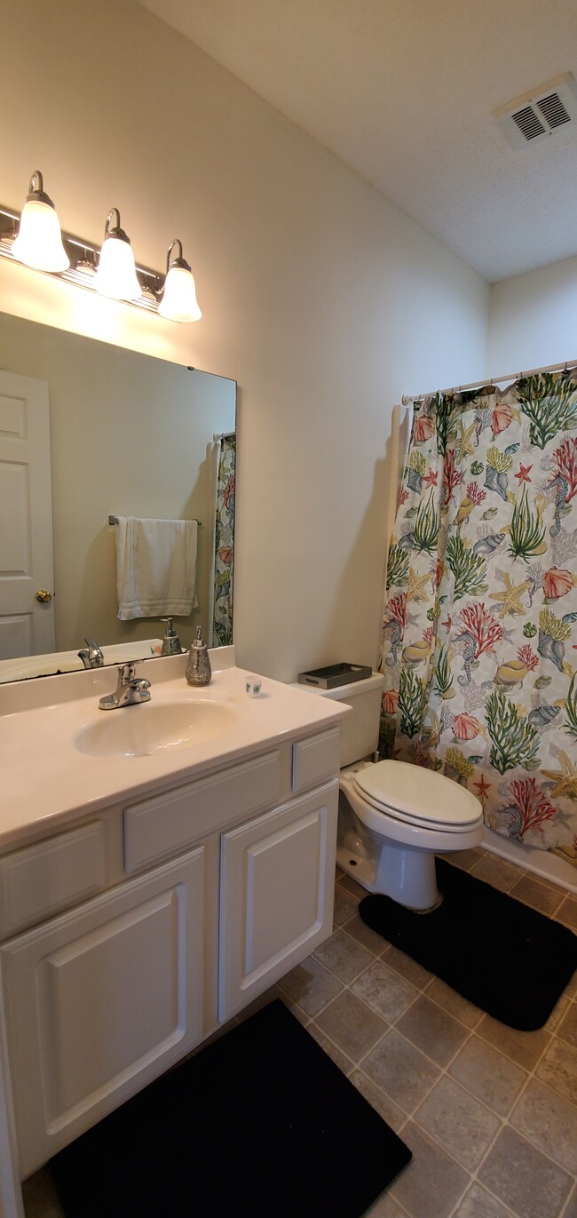 Master Bathroom - 2090 Cross Gate Blvd