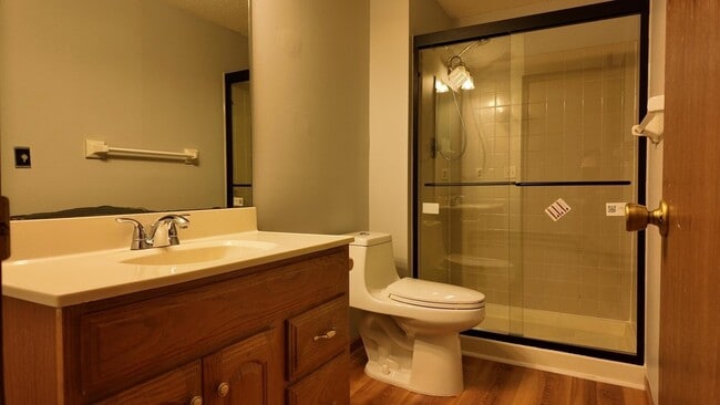 Building Photo - 15229 Buchanan Ct