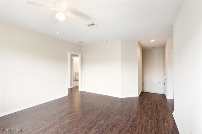 Building Photo - 14825 Sutherland Ave