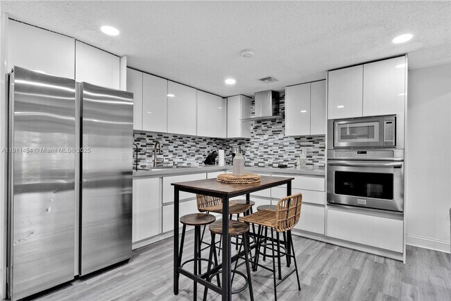 Primary Photo - 1841 SW 29th Ave