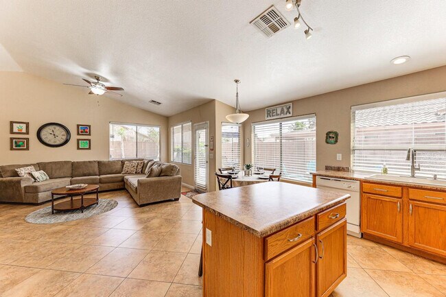 Building Photo - 43854 W Cahill Dr