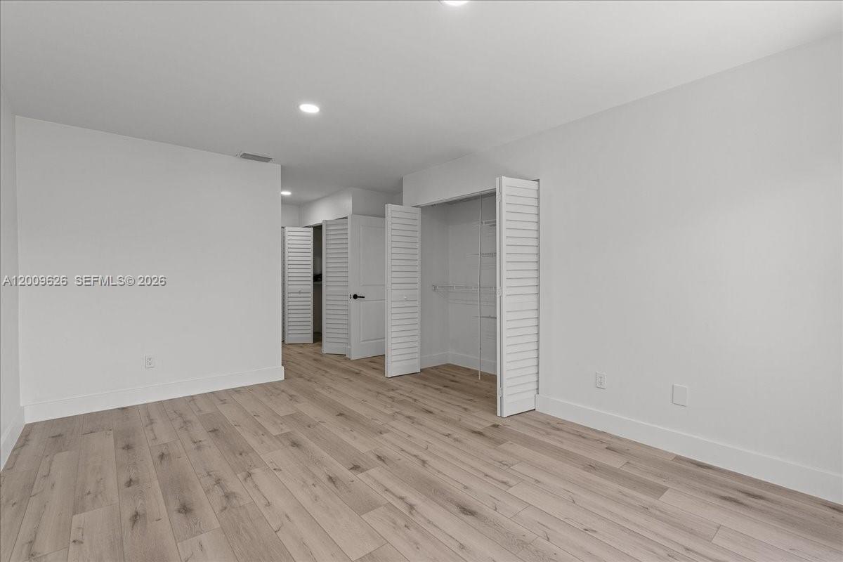 Building Photo - 3737 Alcantara Ave