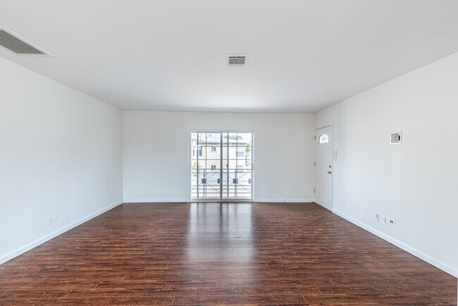 Building Photo - 8645 Hervey St