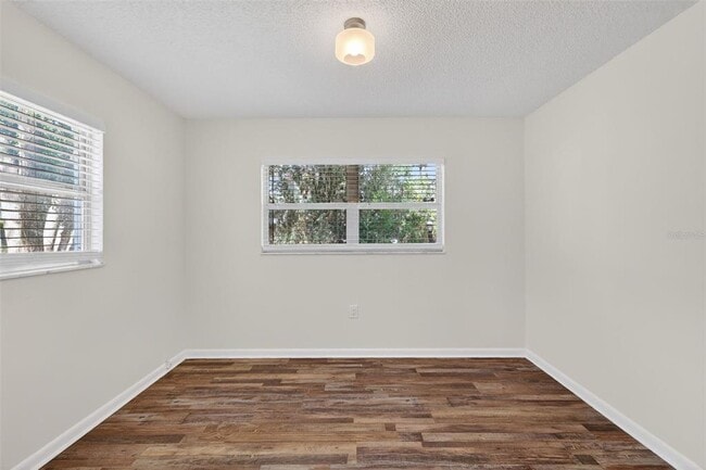 Building Photo - 423 E 10th Ave