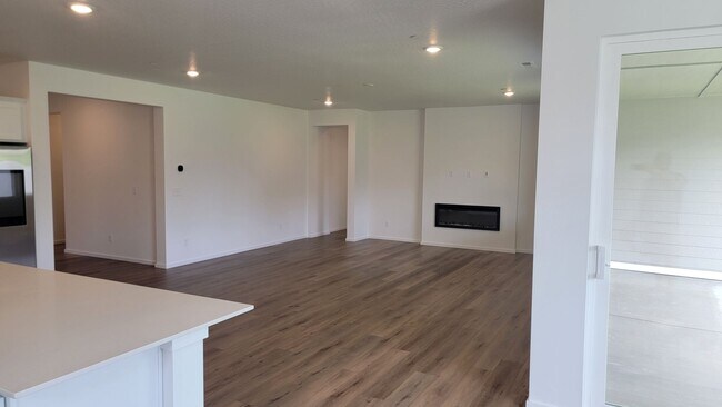Building Photo - Brand New 3-Bedroom Home In Eagle Ridge
