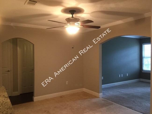 Building Photo - 53 Hillcrest Dr