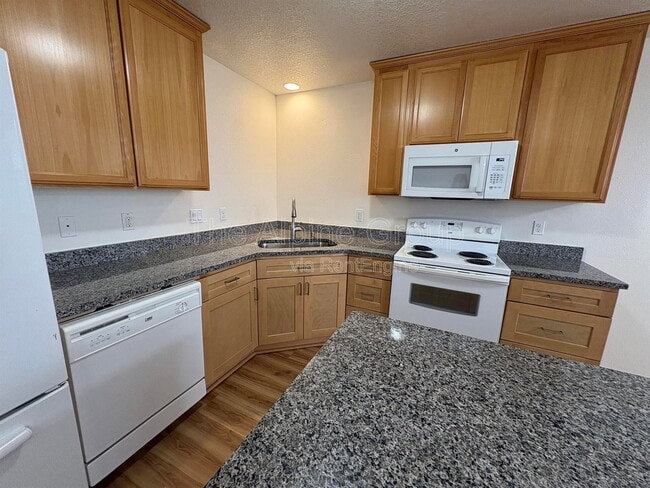 Building Photo - 210 NW Connell Ave