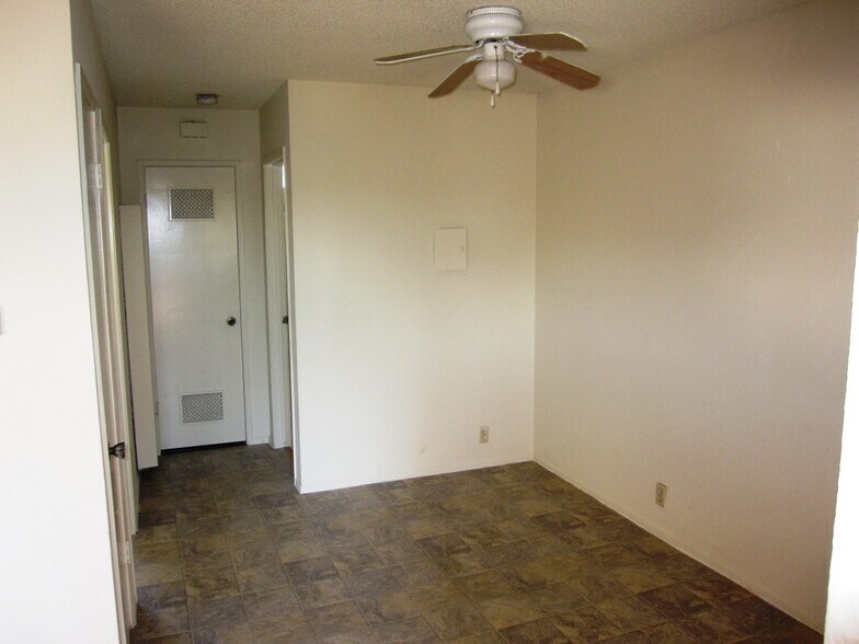 Building Photo - 13407 Kornblum Ave