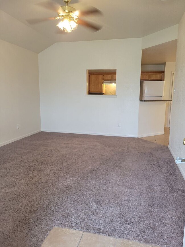 Building Photo - 1507 Nicholas Cir