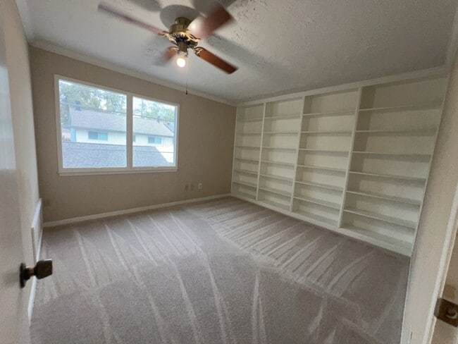 Building Photo - 2972 Gessner Rd