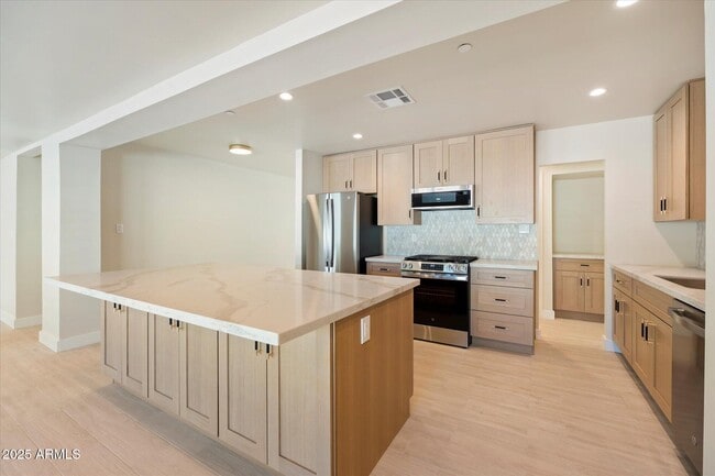 Building Photo - 7754 E Verde Ln