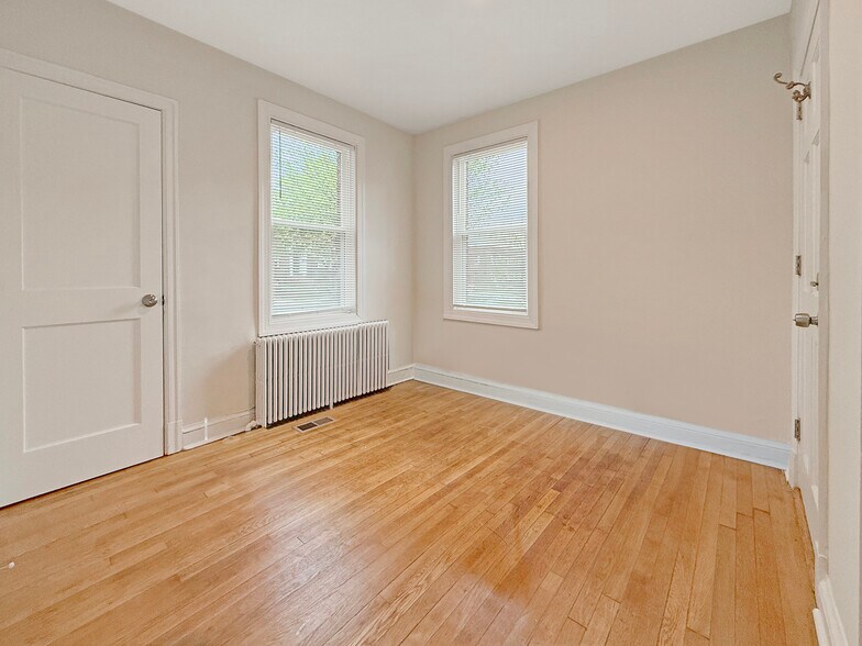 Building Photo - 4800 3rd St NW