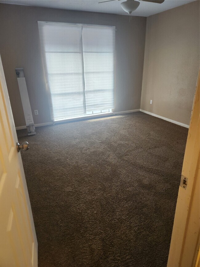 Building Photo - 12500 Sandpiper Dr