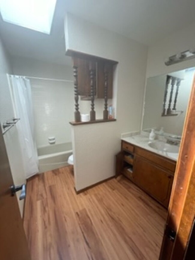 Building Photo - Beautiful 3 Bed Home! Zia School District!