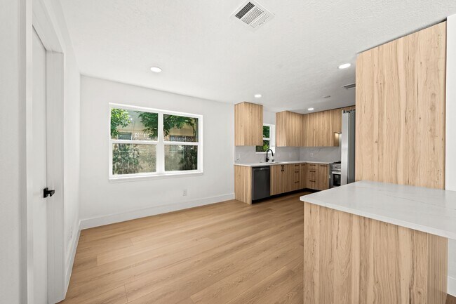 Building Photo - 7631 Westwind Ln