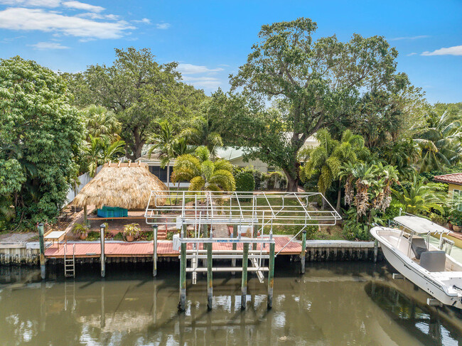Building Photo - 12831 Shore Dr