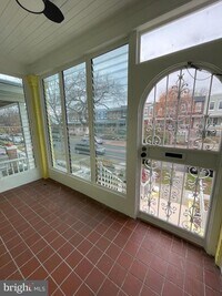 Building Photo - 539 24th St NE