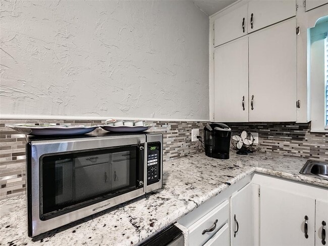 Building Photo - 1630 NW 17th St