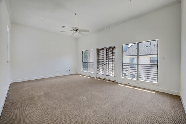 Building Photo - 6303 Pickens St