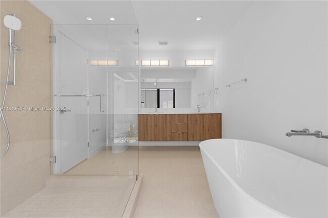 Building Photo - 7915 SW 166th St