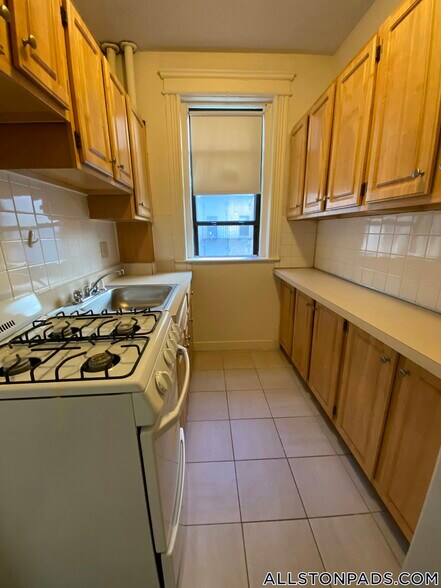 Primary Photo - 1148 Commonwealth Ave