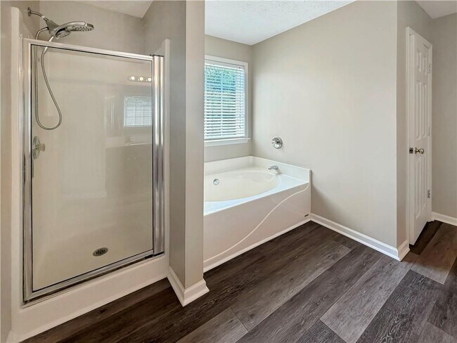 Building Photo - 1210 Skylar Ridge Cir