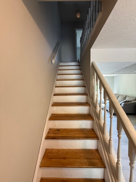 Main to 2nd Level - 2379 S Worthington Ln