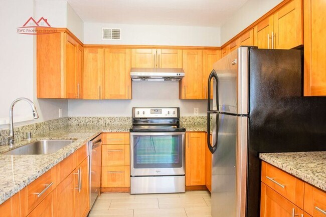Building Photo - 1824 El Parque Ct