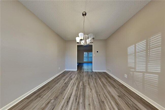 Building Photo - 3887 Spring Meadow Dr