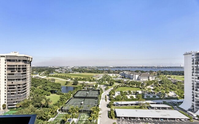 Building Photo - 2425 Presidential Way