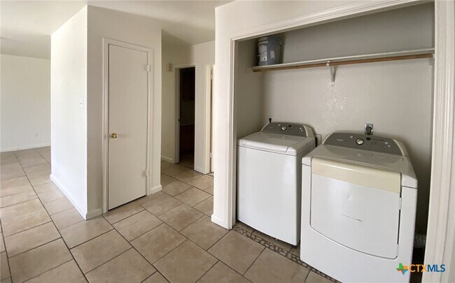 Building Photo - 1706 Windward Dr