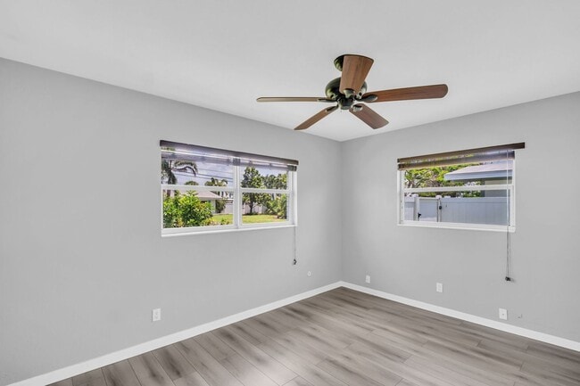 Building Photo - MAXIMO MOORINGS 3/2/2 HOME NEAR ST. PETE B...